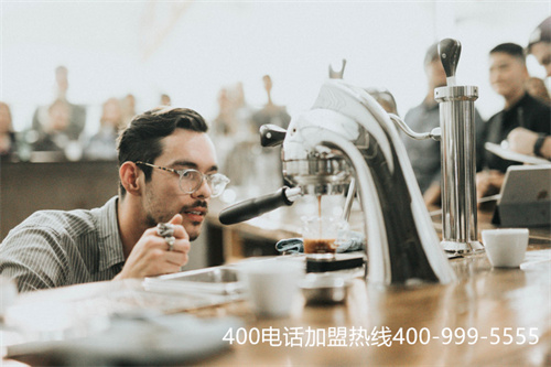 (办理400电话怎么收费)(企业如何选择合适的400电话套餐？这两个方面要考虑!)